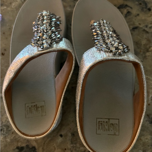 Fitflop Rumba Beaded Fringe Wedge Sandal, size 7 - Picture 6 of 9